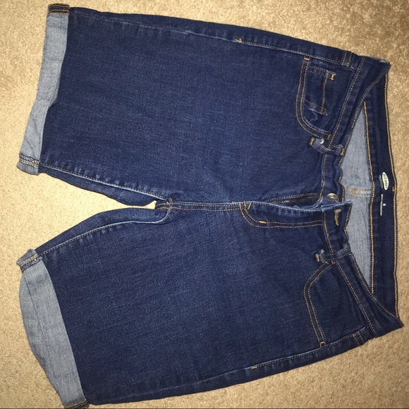 Old Navy Pants - Size 6 Old Navy midi shorts